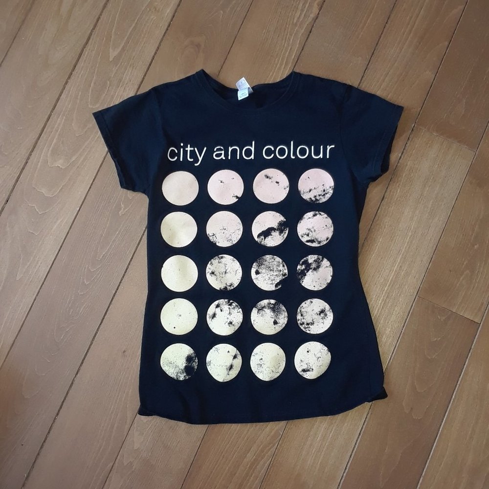 City and colour Tour t-shirt sz small